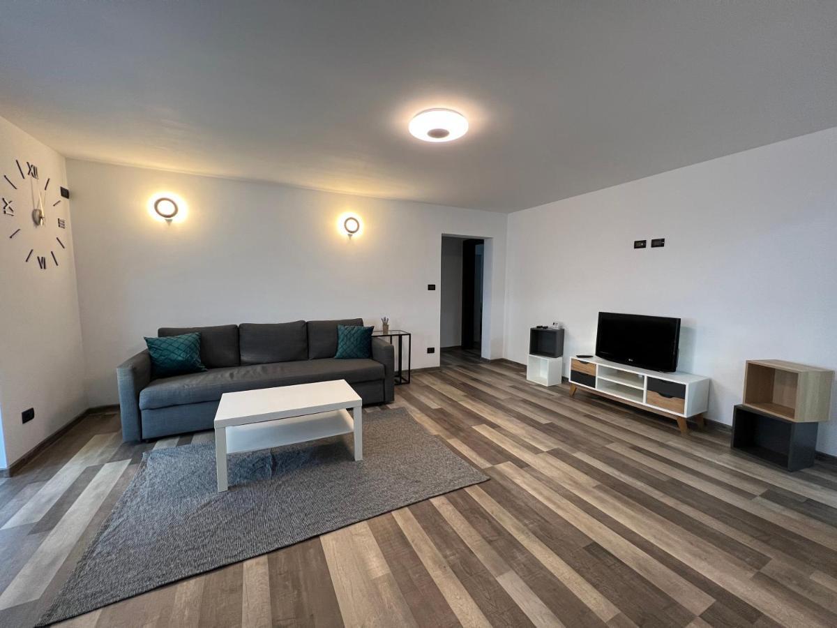 Sunny Luxury Home G. Enescu Сучеава Екстериор снимка